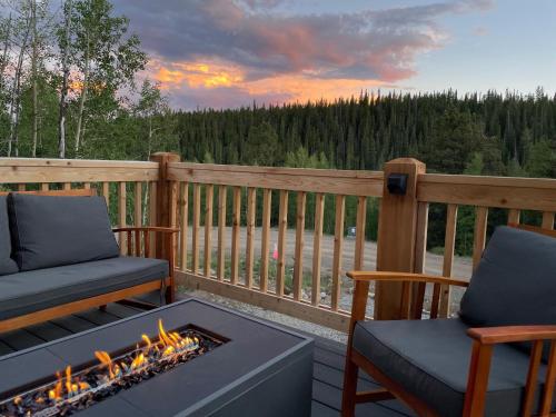 Modern Alma Home, Walk to Main St, Amazing Views, 16 mi to Breck! in Alma, USA