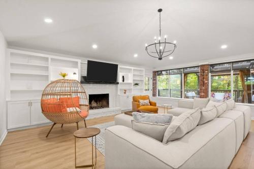 *Just launched*5 bedroom house*Game room*Fire Pit* in Acworth, Vereinigte Staaten von Amerika