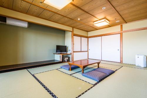Superior Japanese-Style Family Room - Non-Smoking
