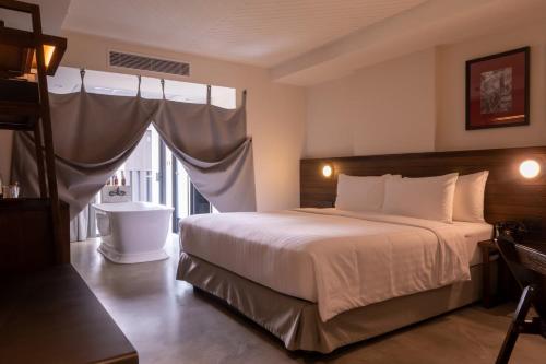 room detail thumbnail 0