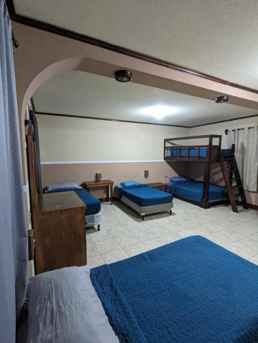 3 double beds, 2 twin beds