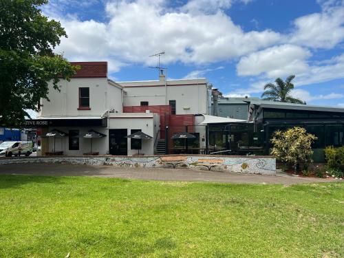 Exterior view, Native Rose Hotel in Balmain