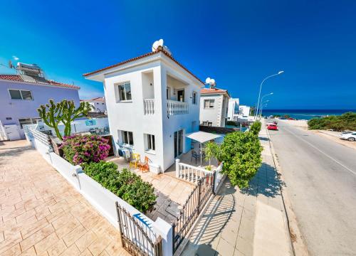 Exterior view, Lemon Tree Villa in Paralimni