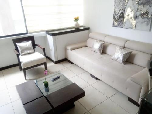 One-Bedroom Apartment image 2