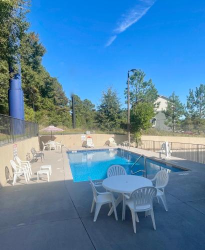 Comfort Inn & Suites Gordon Hwy - image 11