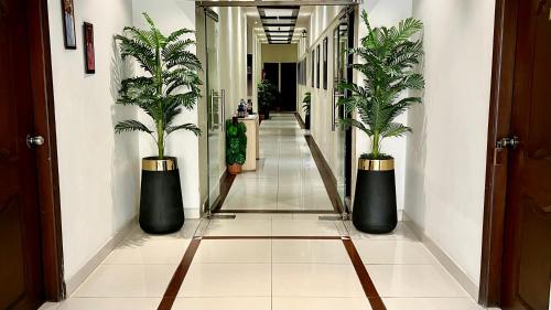 Lobby, Royal Inn Hotel in Karachi