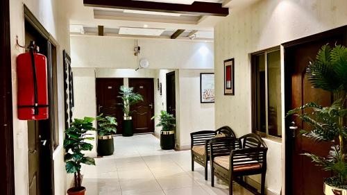 Lobby, Royal Inn Hotel in Karachi