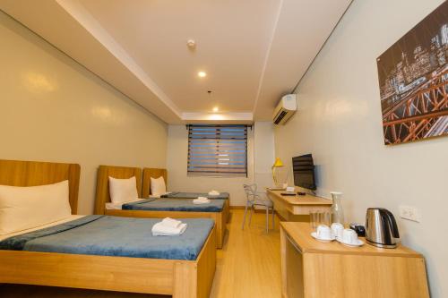 Madison 101 Hotel & Tower Room Type - Standard Triple Room