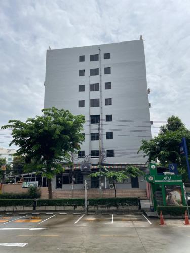 โรงแรมวินบางนา Win Bangna Hotel - main image