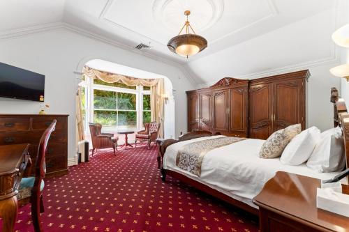 King Room with Spa Bath