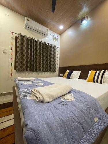 Deluxe King Room image 3