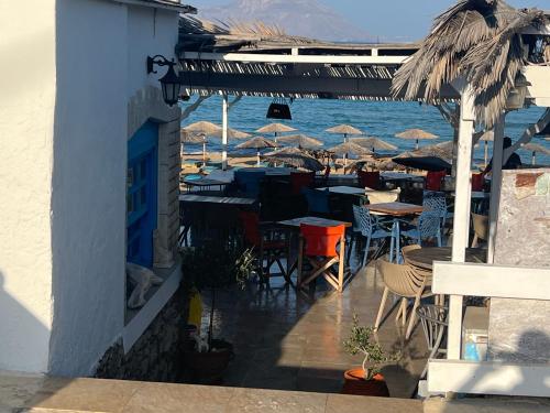 Royal Beach Hotel - image 5