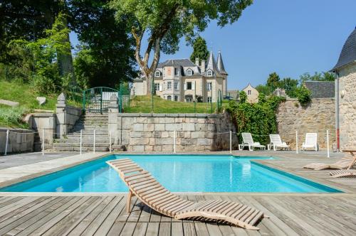 Logis Hôtel le Château d'Orfeuillette Rest. le Théophile