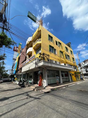 Dao Jaras Fah Hometel ดาวจรัสฟ้าโฮมเทล - Bangkok