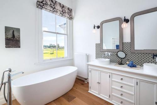 Bathroom, The White House, Martinborough in Martinborough