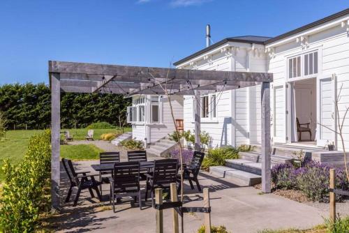 Exterior view, The White House, Martinborough in Martinborough