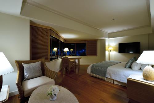 room detail thumbnail 1