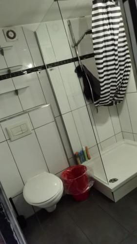 Double Room with Shared Bathroom - Basement