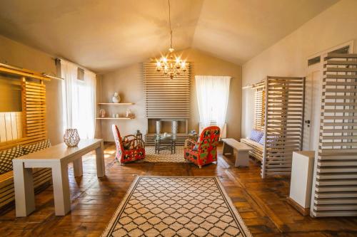 Hotel surrounded by Tuscan nature in Barga, breakfast included in Barga