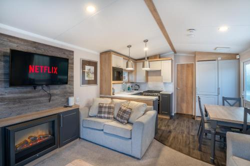 Luxury 8 Berth-Wheelchair Access