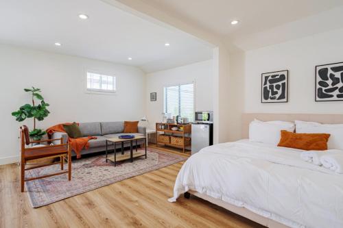 Beautiful Guest Studio near Universal Studios sleeps 4