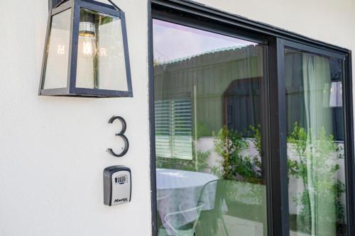 Elegant Guest unit Universal sleeps 6 hot tub, Los Angeles (foto 6)