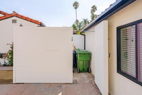 Elegant Guest unit Universal sleeps 6 hot tub, Los Angeles (foto 4)