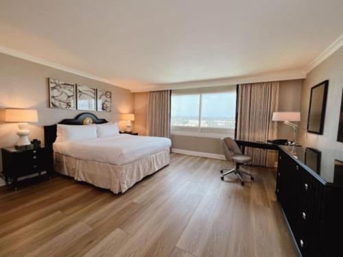 Crowne Plaza Los Angeles-Commerce Casino an IHG Hotel - image 4
