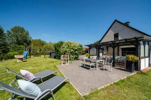 Ferienhaus Landlust - Erholung mit Fasssauna und Whirlpool nahe Binz! in Zirkow, Deutschland