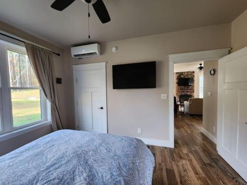 An Adirondack Getaway in Keeseville, USA