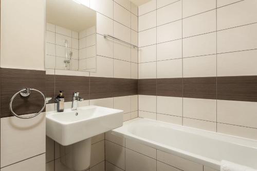 Apartment image 10