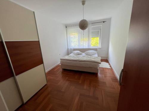 Flat near city center