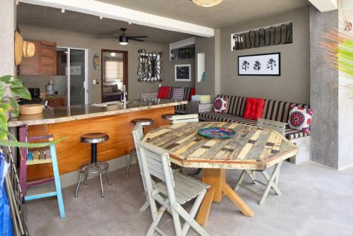 Tocayo Playa 1bd Enjoy Beach and Surf steps from Modern 1BR sleeps 4 in Sayulita, Mexico