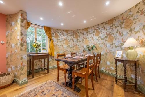 Iekārtas, A fairy-tale luxurious cottage - The Tea Caddy in Layham