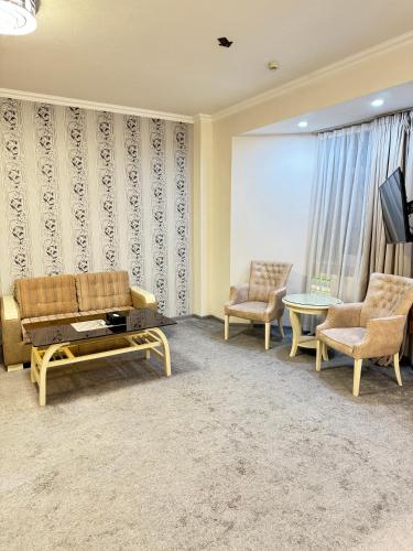 Alexander Hotel - Photo 2