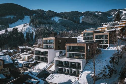 Nikolaus by AvenidA Panoramic Wellness Suites - Hôtel - Zell am See