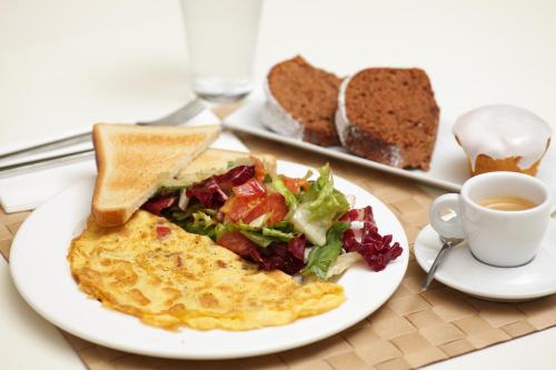 Sweet Home Hotel - image 4
