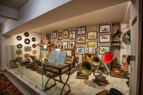 Sweet Home Hotel - image 5