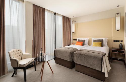 Montcalm Club Twin Room