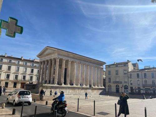 Centre ville - Les Halles Nîmes- Maison Carrée - proche gare de Nîmes - Location saisonnière - Nîmes