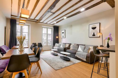 Urban Flat 73 - Luxury Parisian Flat near Les Halles Rivoli, Paris