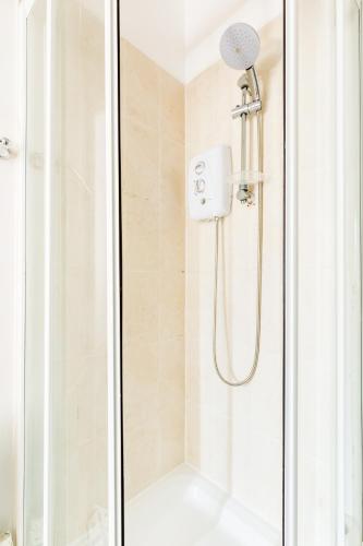 Anchor House - image 9