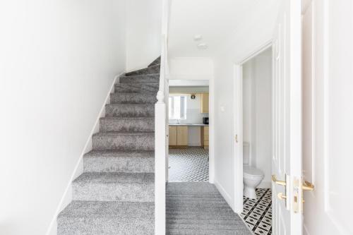 Anchor House - image 11