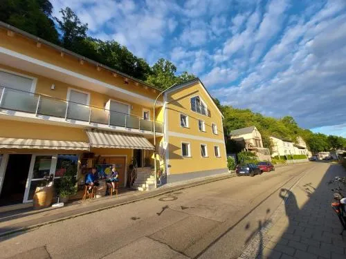 Ferienwohnung und Zimmer zum Donaublick in Kelheim, Deutschland