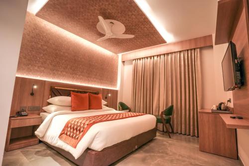 Standard Double or Twin Room image 10