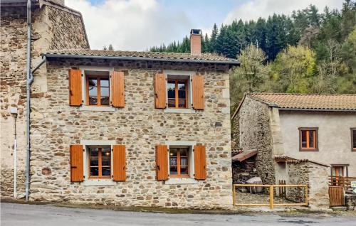 3 Bedroom Cozy Home In Saint-vert - Location saisonnière - Saint-Vert