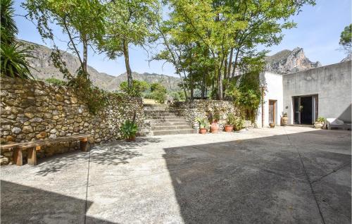  Stunning Home In Monreale in Monreale