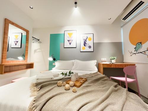 room detail thumbnail 1