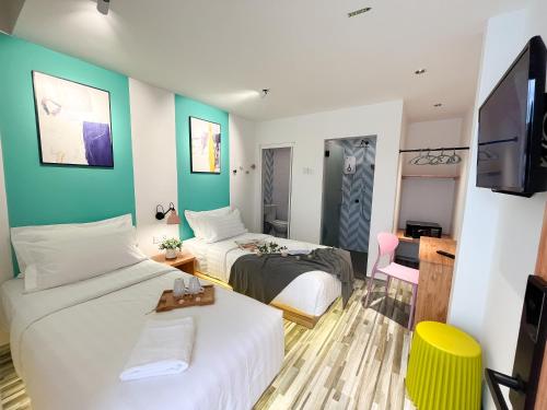 room detail thumbnail 0