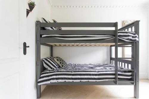 4-Bed Flat in West London Sleeps 8 8 min to Tube, Londra (foto 5)
